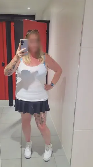 Anna, 39