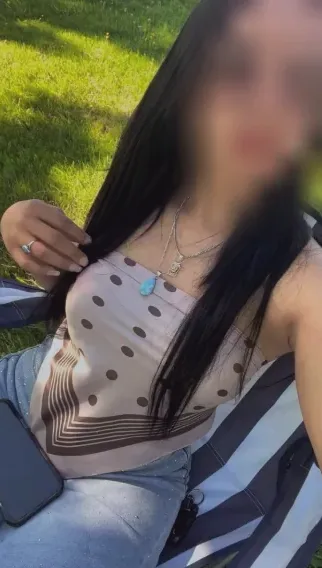 Celine, 25
