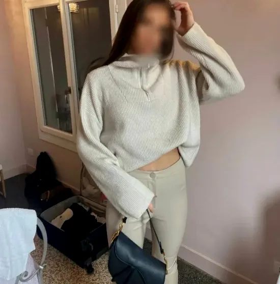 Elena, 27