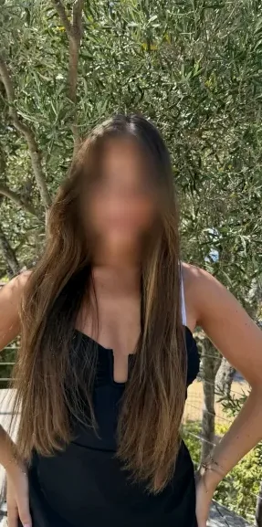 Larissa, 35