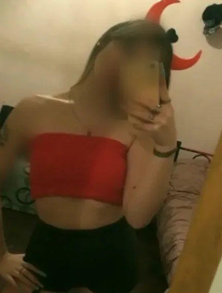 Marie, 32
