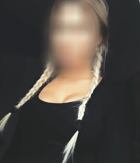 Sabrina, 26